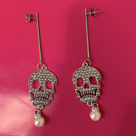 New Sexy Skull Earrings - Picture 3 of 6